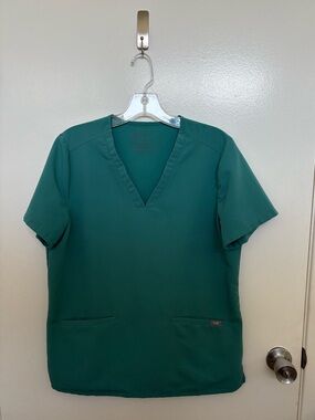 Figs - Casma Three-Pocket Scrub Top - Cactus - Medium